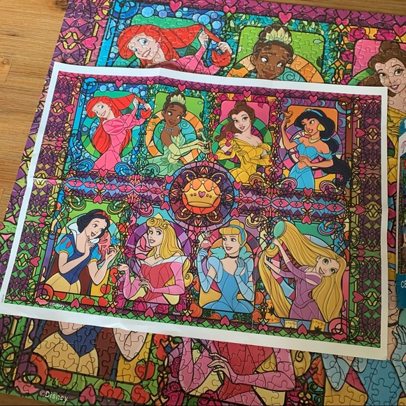 Disney 1000 piece princess mosaic puzzle - Picture 3 of 7